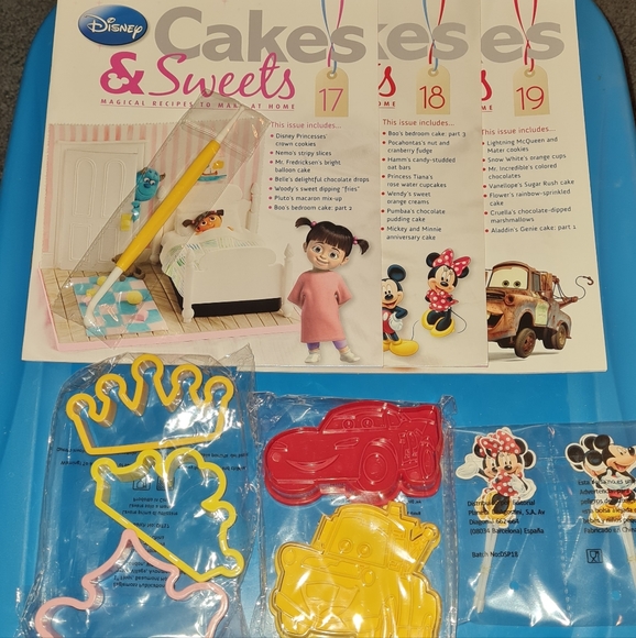Disney Other - Disney Cakes & Sweets Set